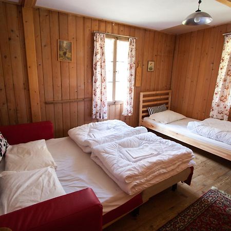 Lake Lodge Hostel Iseltwald Extérieur photo