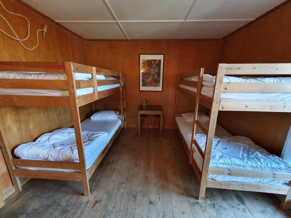 Lake Lodge Hostel Iseltwald Extérieur photo