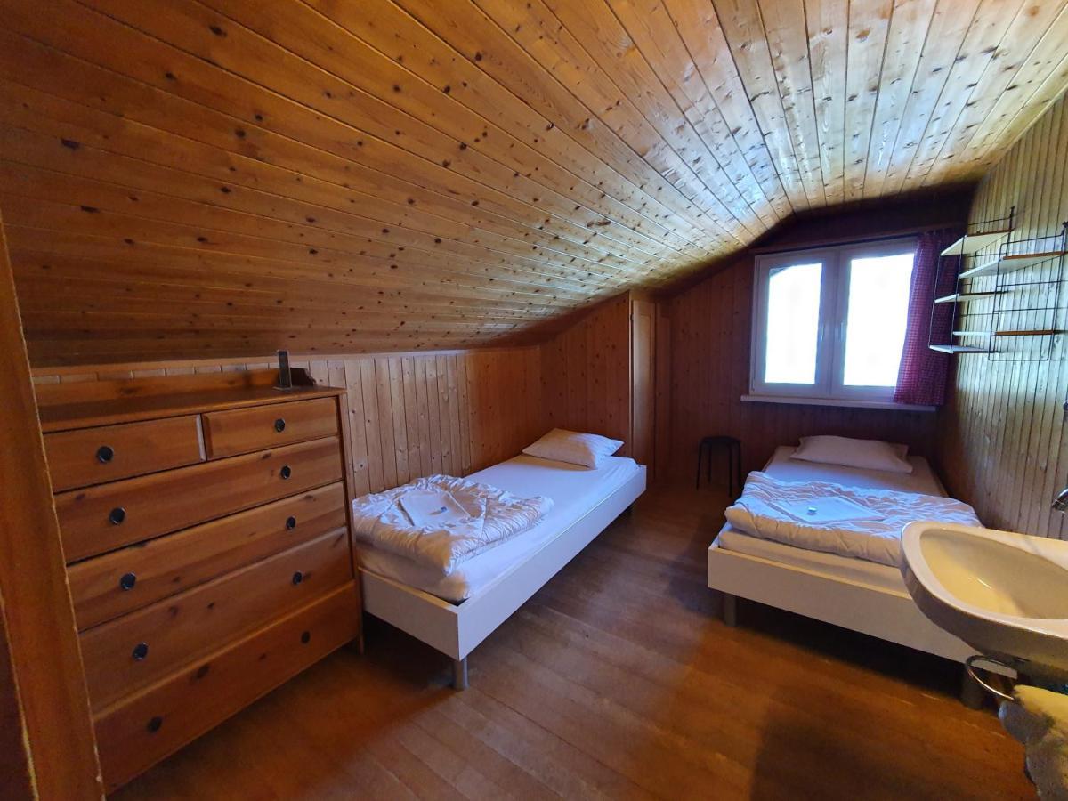 Lake Lodge Hostel Iseltwald Extérieur photo