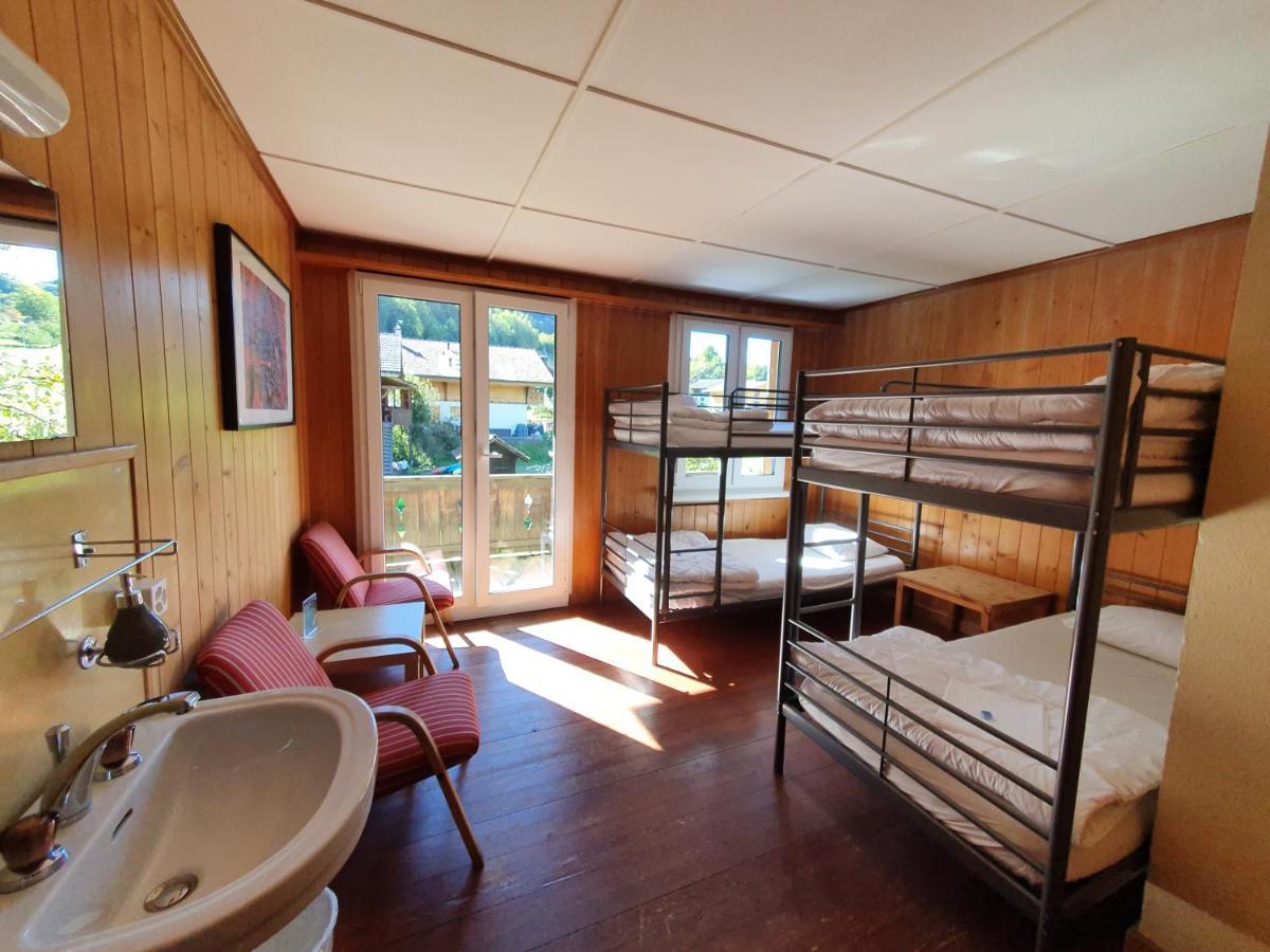Lake Lodge Hostel Iseltwald Extérieur photo