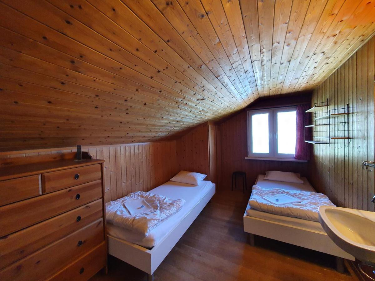 Lake Lodge Hostel Iseltwald Extérieur photo
