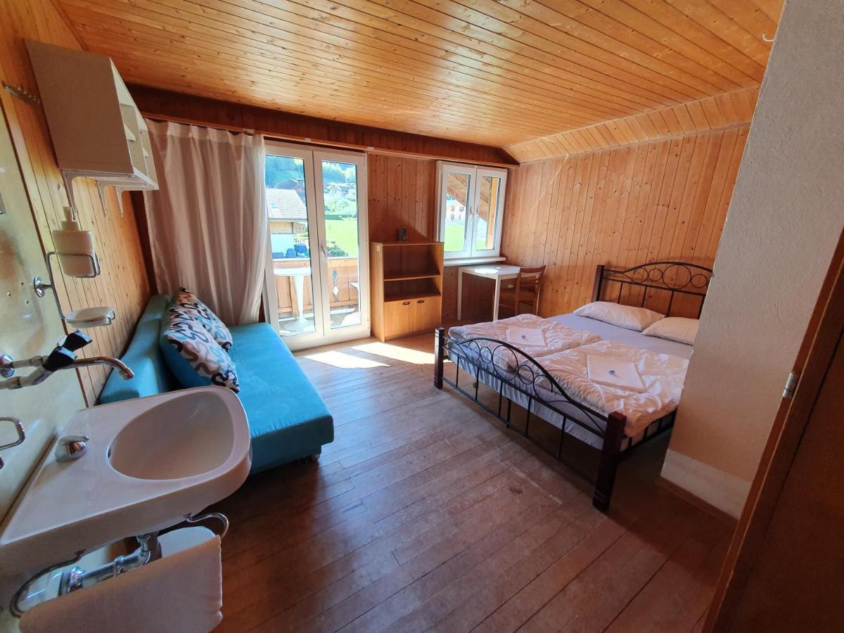 Lake Lodge Hostel Iseltwald Extérieur photo