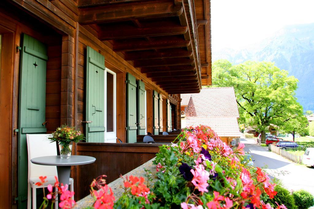 Lake Lodge Hostel Iseltwald Extérieur photo