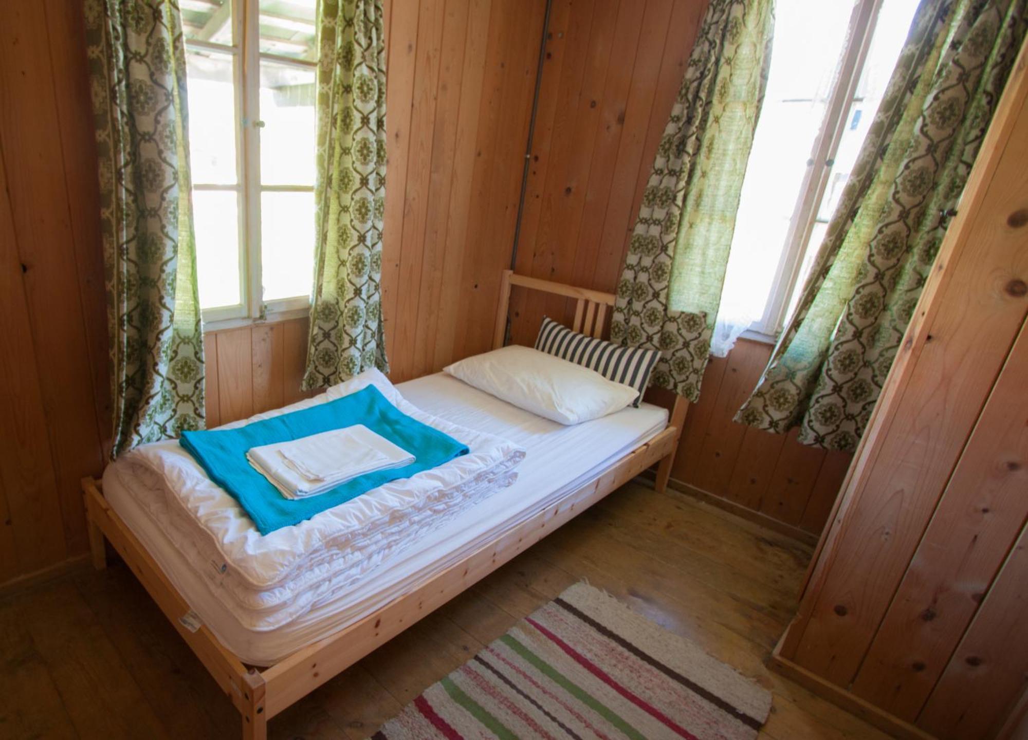 Lake Lodge Hostel Iseltwald Extérieur photo