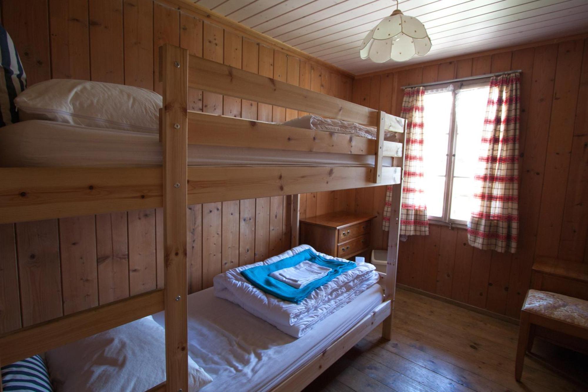 Lake Lodge Hostel Iseltwald Extérieur photo