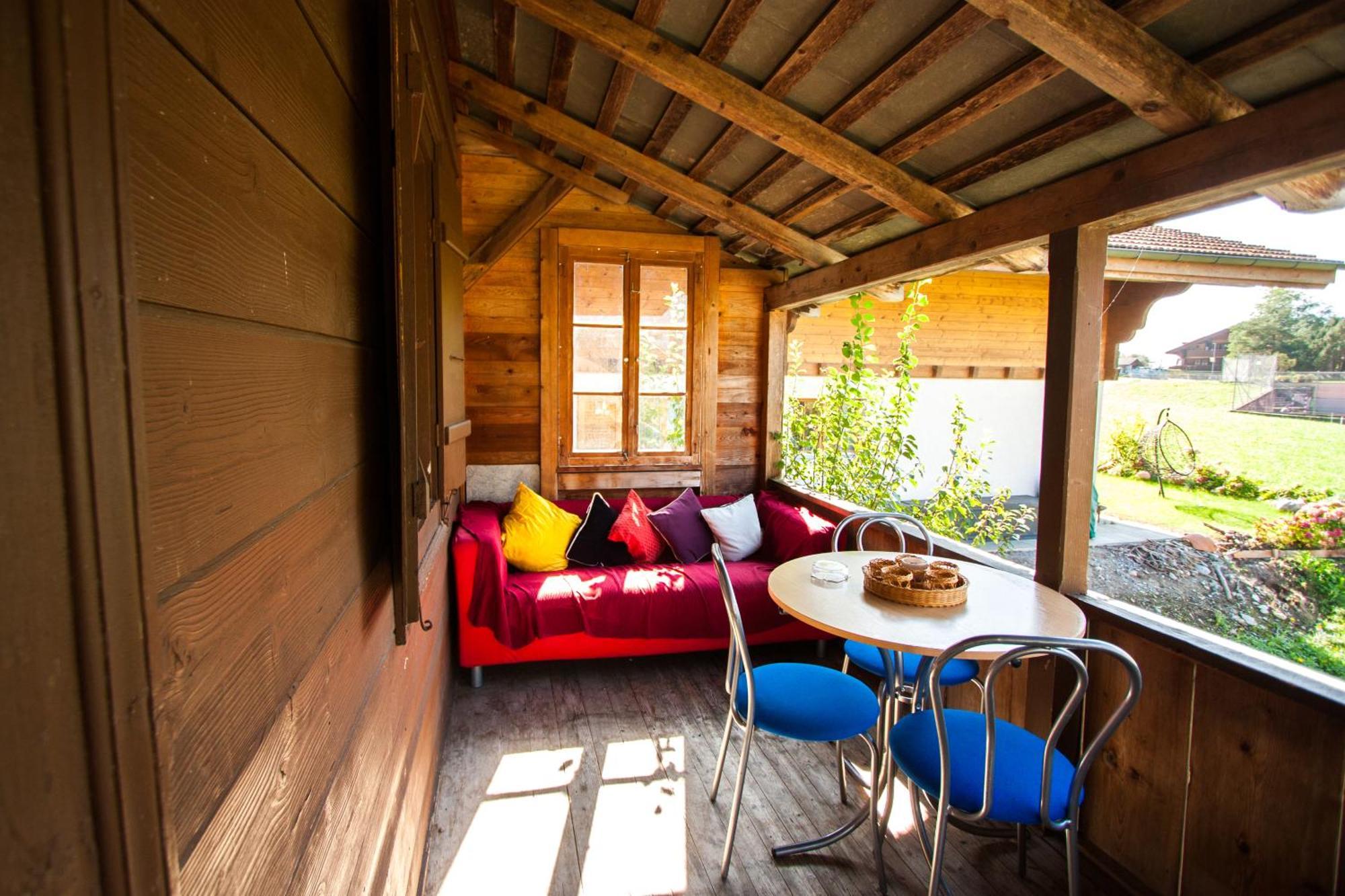 Lake Lodge Hostel Iseltwald Extérieur photo