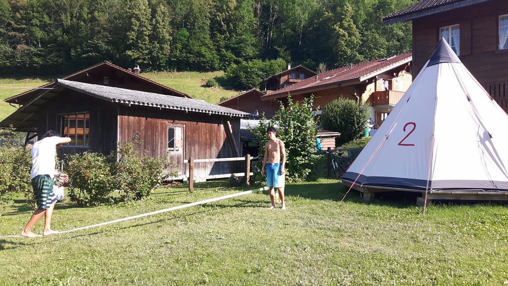 Lake Lodge Hostel Iseltwald Extérieur photo
