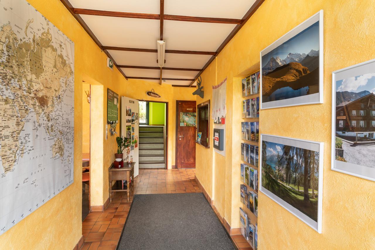 Lake Lodge Hostel Iseltwald Extérieur photo